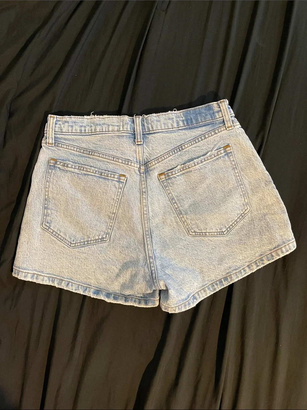 Abercrombie & Fitch Curve Love Mom Shorts High Rise Light Wash Denim Size 29 / 8